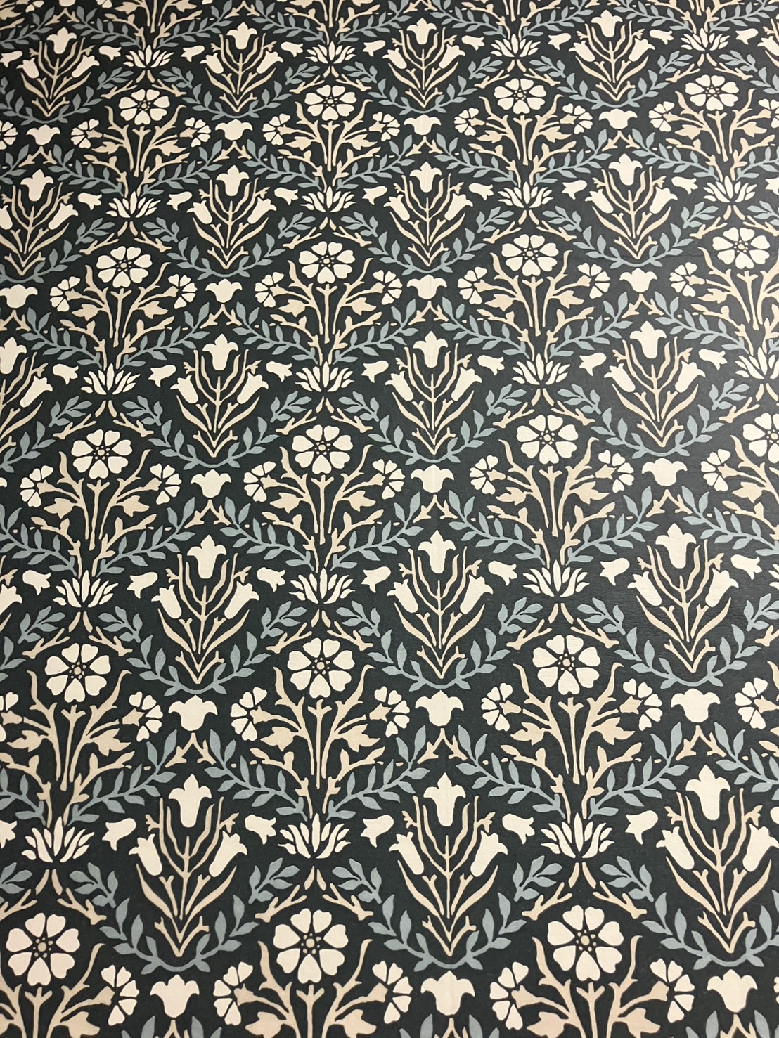 海外メーカー製クロスの施工を行いました